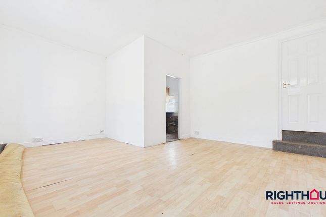 11 Alderson Street, Bradford photo 2
