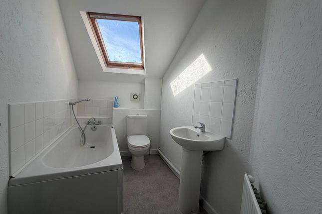 64c John Street, Porthcawl photo 3