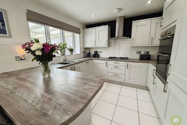 22 Plover Crescent, Darwen photo 2