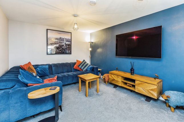 8, Meadow Way, Cheshire photo 2