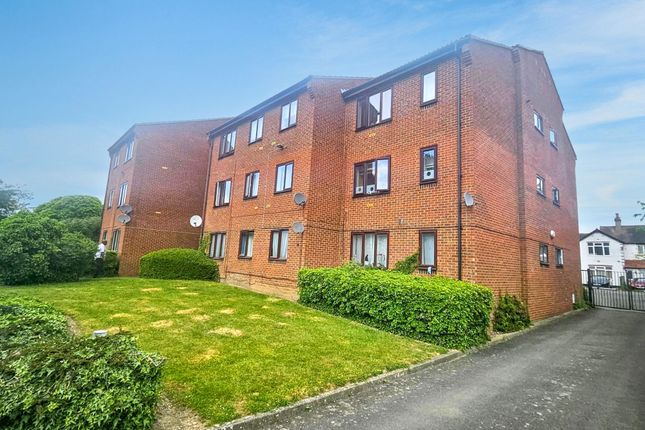 Flat 12 Stoneworth Court, Birchanger Road, London photo 3