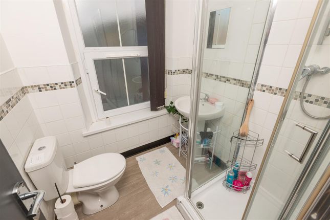 Trafalgar Place, Swansea photo 4