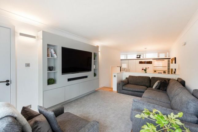 2-bed house on 19, Spedan Close, London, £4,000/mo