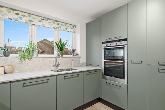 22, Asquith Close, Christchurch photo 4