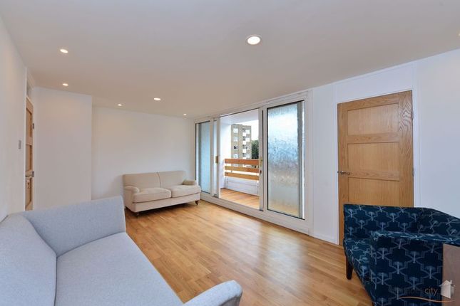 Duplex for sale in Canton Street, Docklands