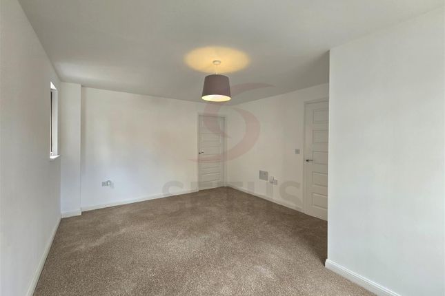 15, Rowan Road, Leicester photo 3