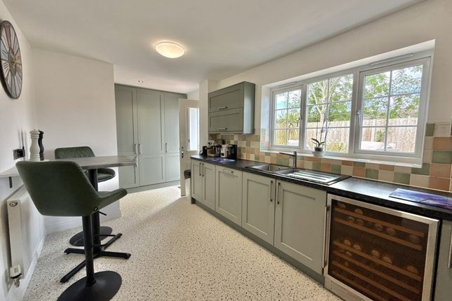 31, St Michaels Gardens, South Petherton photo 4