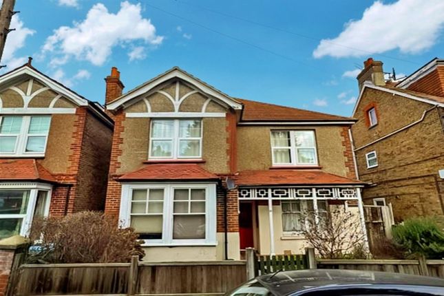 Thumbnail Flat to rent in Richmond Avenue, Bognor Regis, West Sussex