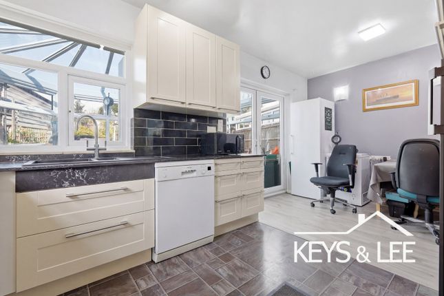 9, The Drive, Romford photo 4