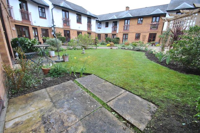 5, Rectory Court, Bishops Cleeve photo 4