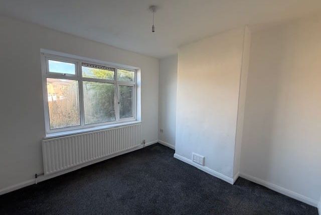 Moorland Road, Burnley photo 3