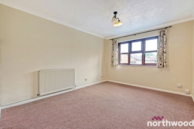 15, Bounderby Grove, Chelmsford photo 3