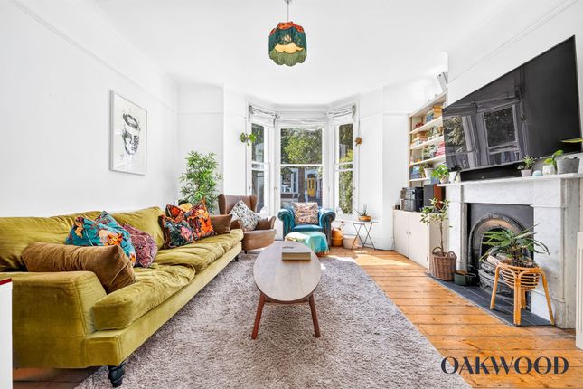 Garden Flat, 135 Brooke Road, London photo 2
