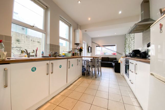5-bed terraced on 12, Brithdir Street, Cardiff, £2,650/mo