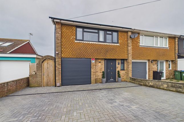 3-bed house on 38, Piddinghoe Avenue, Peacehaven, £390,000