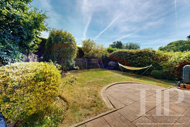 Wolstonbury Close, Crawley photo 4