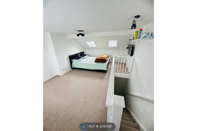 Terraced house to rent in Bedford Road, Grays