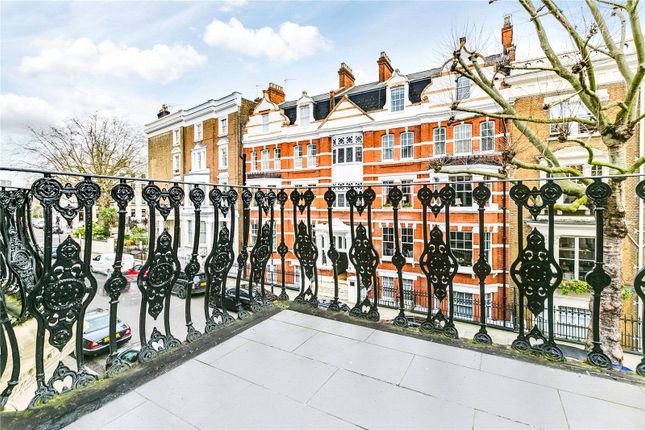 Flat for sale in Holland Park Gardens, London