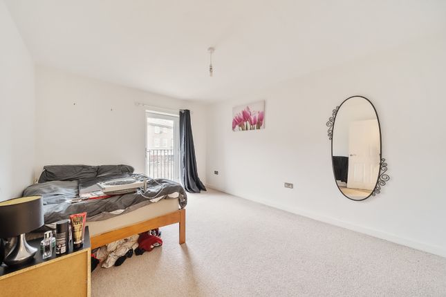 Flat for sale in Woolwich New Road, London