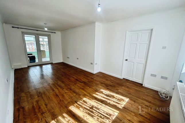 18, Garretts Mead, Bedfordshire photo 3