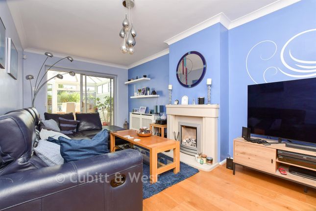 121, Wolsey Crescent, Croydon photo 2