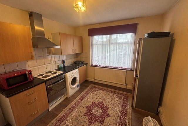 70, Clarence Road, Enfield photo 2