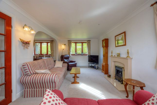 6, Willow Beck, Wakefield photo 4