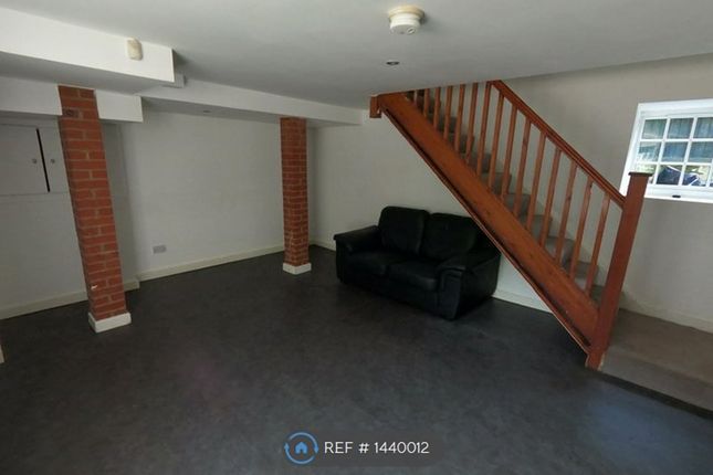 5 bed detached house to rent in Weetwood Lane, Leeds LS16