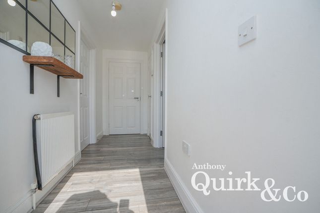 Flat Flat 1, 165, Kiln Road, Benfleet photo 2