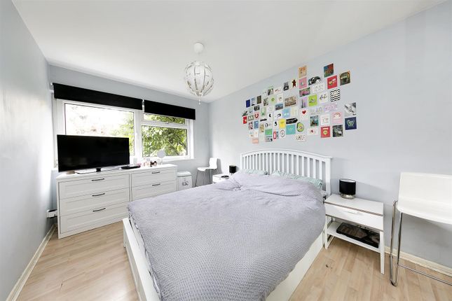Flat 1, 42A, Grosvenor Road, London photo 4
