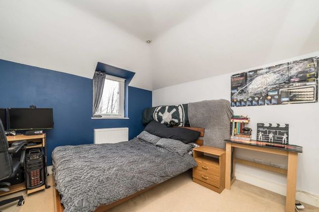 Flat for sale in Portsmouth Road, Long Ditton, Surbiton