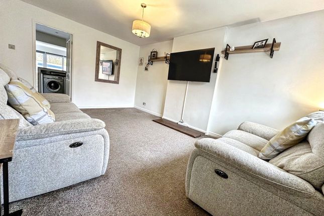 22, St. Godrics Drive, Houghton Le Spring photo 3