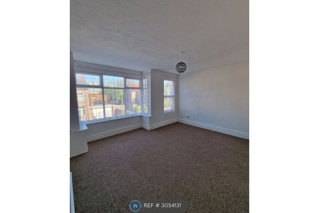 Flat, Milton Grove Whalley Range, Manchester photo 3