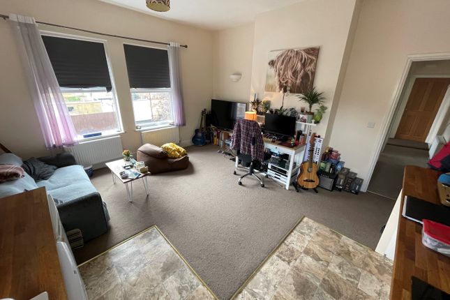 Flat to rent in Exeter Road, Exmouth