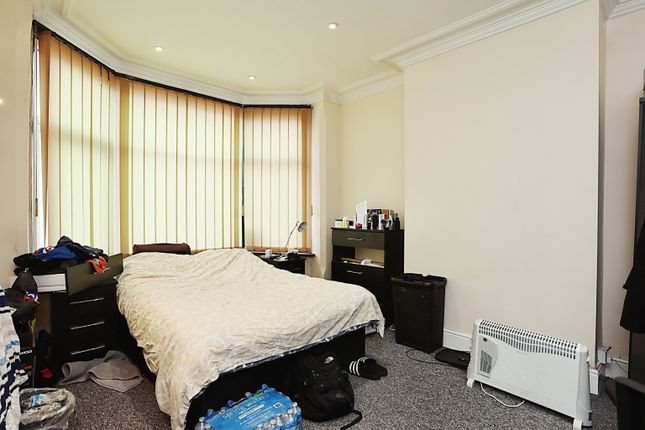 Flat for sale in East Park Road, Leicester, Leicestershire