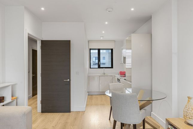 Flat 402, Chainmakers House, London photo 3