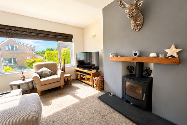12 Hawthorn Avenue, Lancaster photo 2