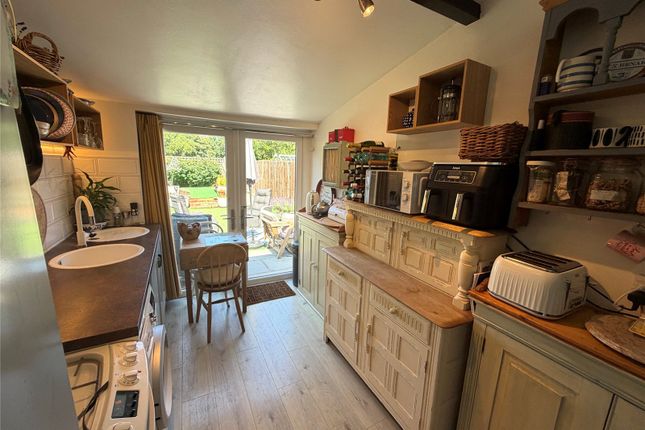 17, Castle Road, Northamptonshire photo 4