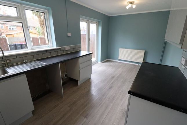 12, Charles Close, Westcliff-On-Sea photo 3