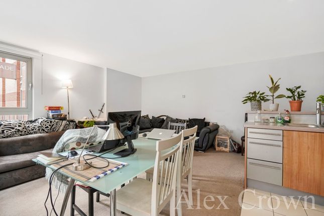 151, Carronade Court, Eden Grove, London photo 4
