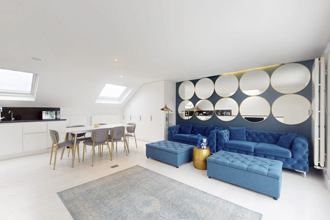 3-bed flat on Elgin Crescent, London, £8,400/mo