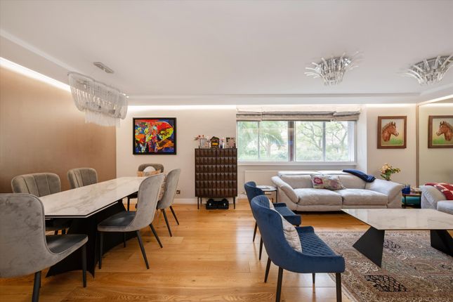 Flat for sale in Hyde Park Estate, London