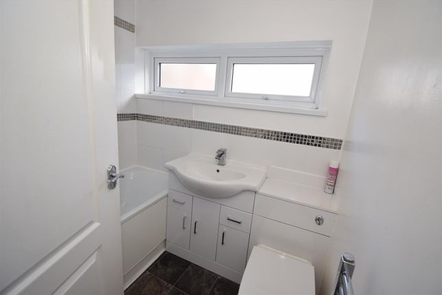 6, Raeburn Road, South Shields photo 5