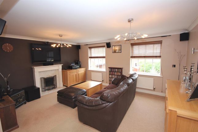 29, Reed Court, Greenhithe photo 4