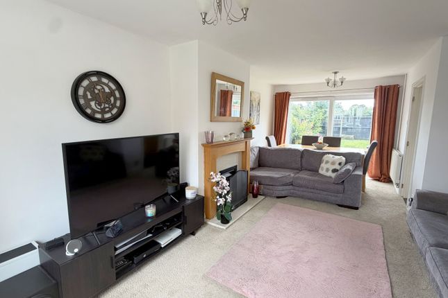 31 Oak Drive, Tewkesbury photo 3