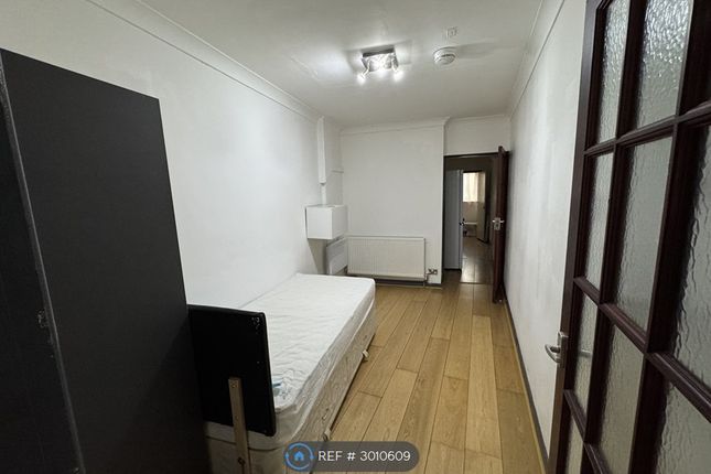 Canterbury Road Studio Flat, AnnexGarage Room, Harrow photo 4
