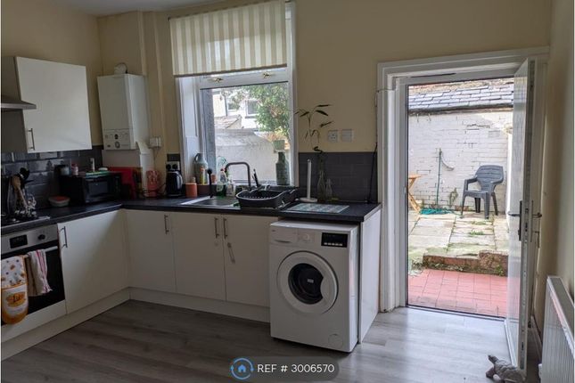 Lee Lane, Horwich, Bolton photo 5