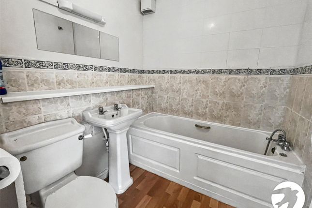 16, Byron Drive, Northumberland Heath photo 4