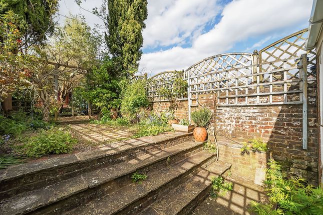 Terraced house to rent in Fairfield Road, Winchester