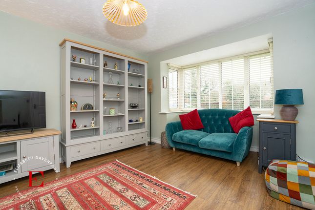 18 Mercers Meadow, Coventry photo 3